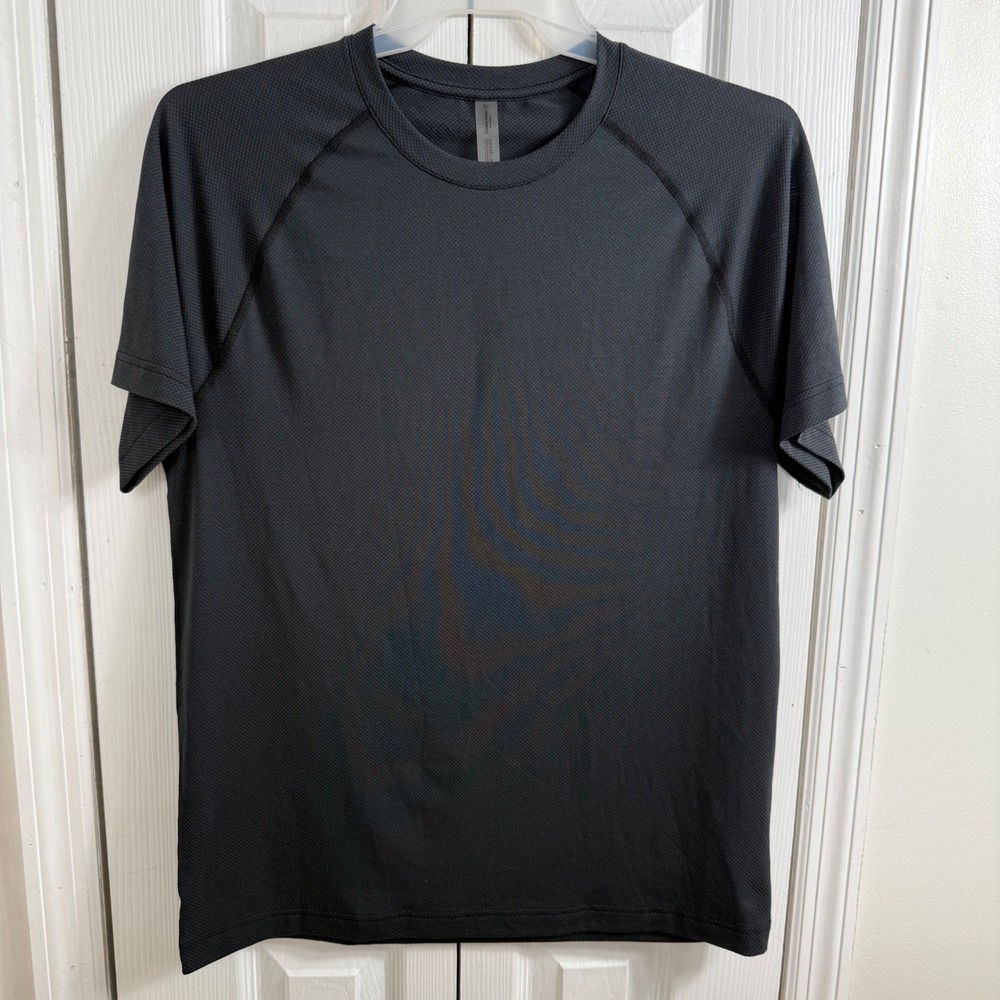 Outdoor Voices Fast Track Shortsleeve M Black Activewear Gorpcore Tee NWT